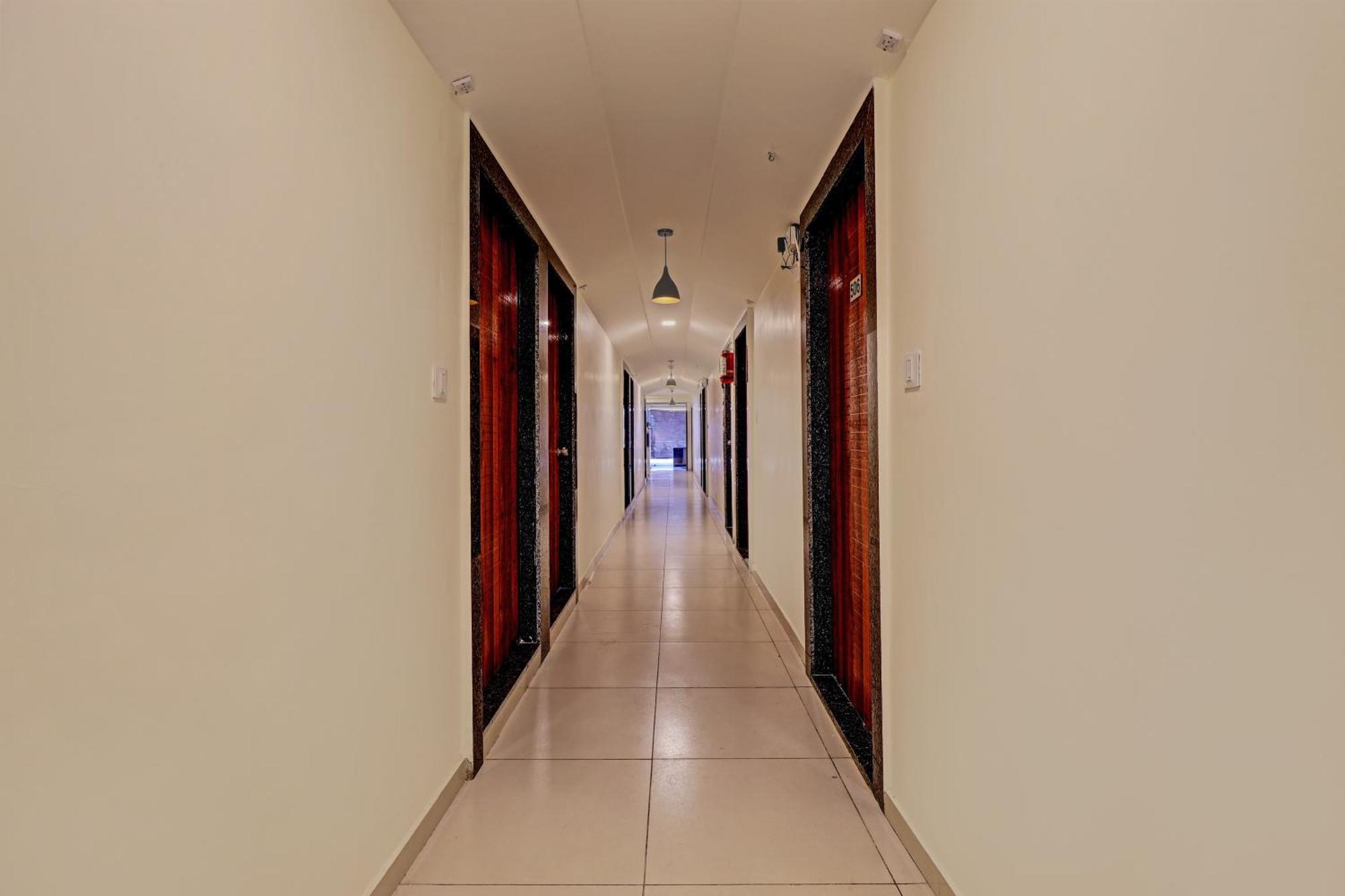 Hotel O Alexa Ahmedabad Exterior foto